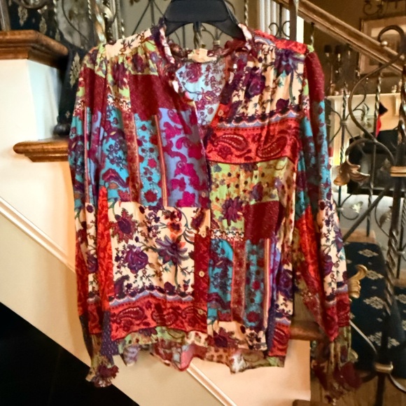 easel Tops - Easel NWOT Beautiful Multi Color.Elastic at sleeves & neck. S.Button front.